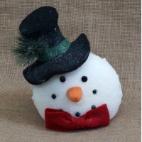 Голова снеговика в шляпе с бантом 25 х17 х25 см