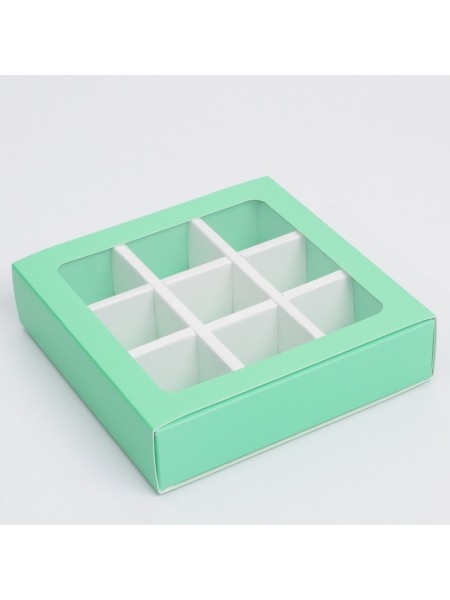 Коробка для конфет 14,5 х14,5 х3,5 см на 9 шт с ячейками зеленая