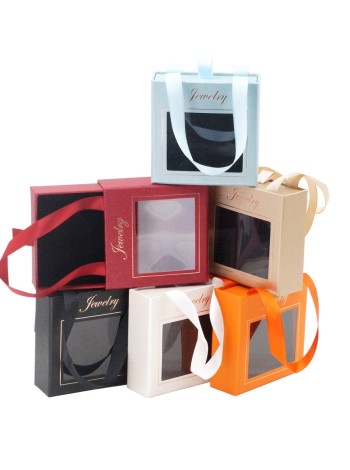 Коробка картон 8,5 х8,5 х2,5 см с окном для ювелирных изделий цвет микс HS-5-6