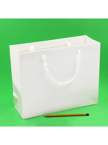 Пакет ламинированный 32 х26 х11 см цвет белый HS-8-7/43-39
