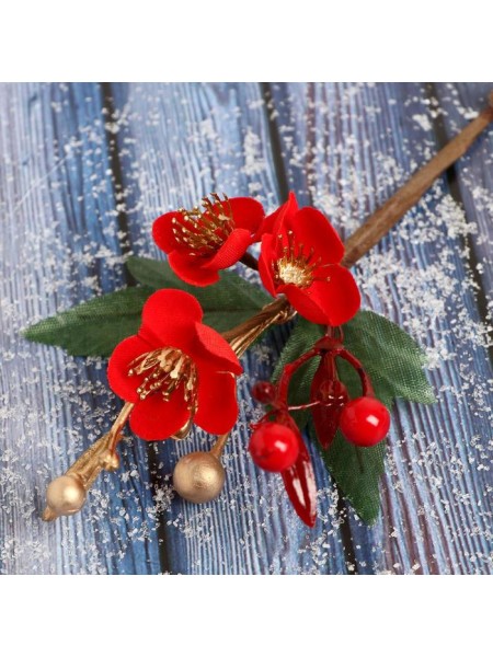 Декор Зимнее очарование цветы, ягоды, листья 16 см